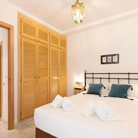Apartment Goles Courtyard With Parking By Valcambre Seville